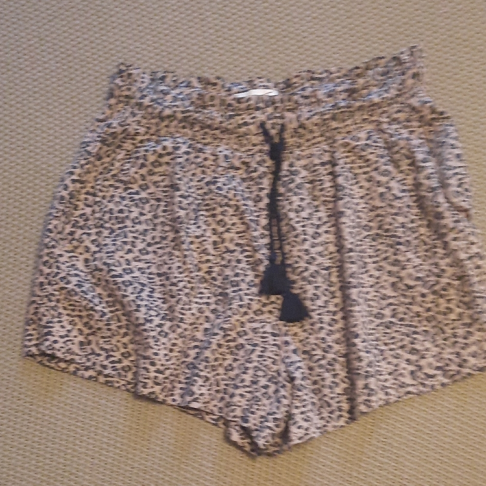 Abercrombie & Fitch High Waist Leopard Print Shorts